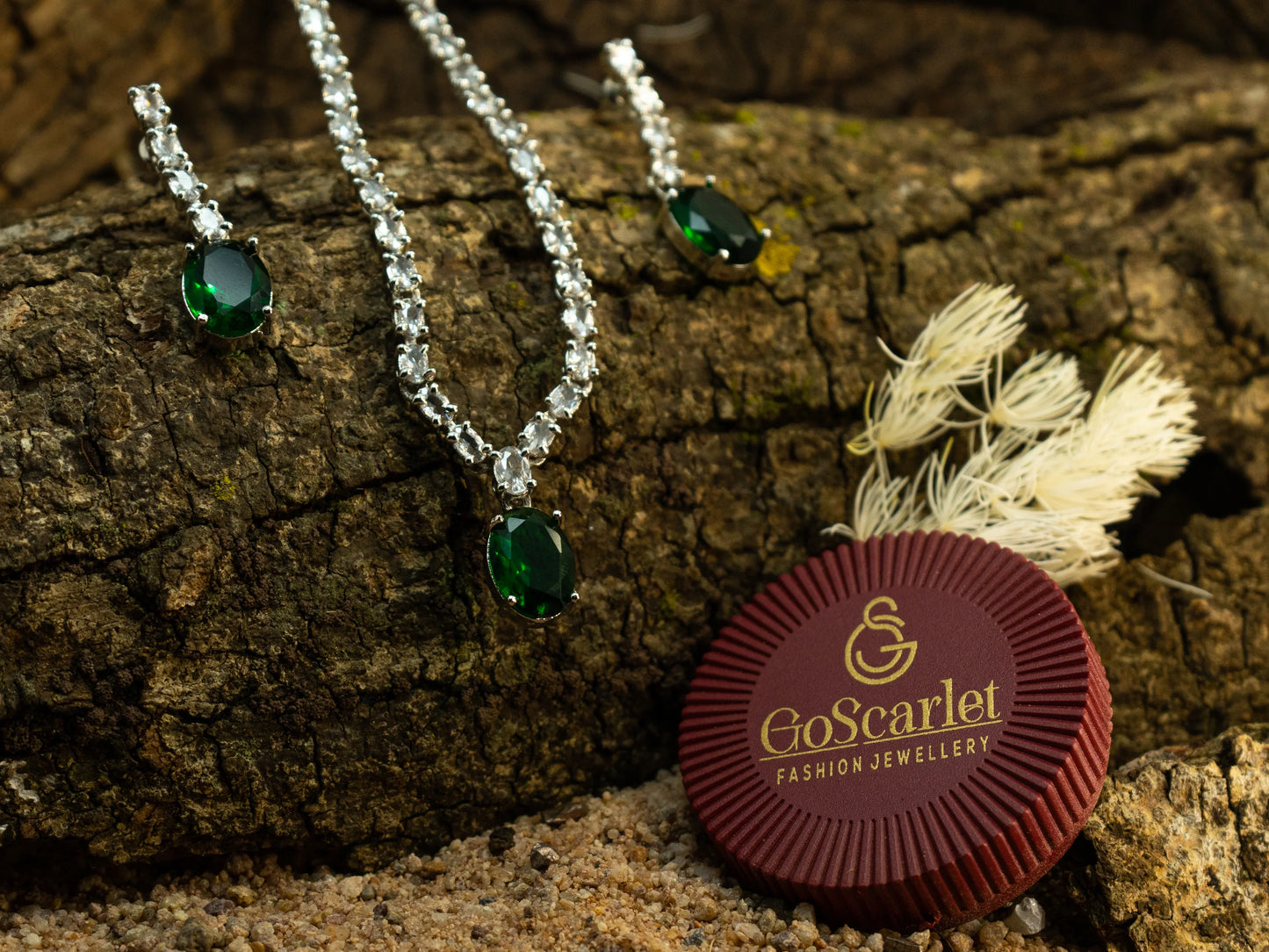 Silver Zircon Necklace Set with Green Stone Pendant – Elegant Statement Jewelry for Women.